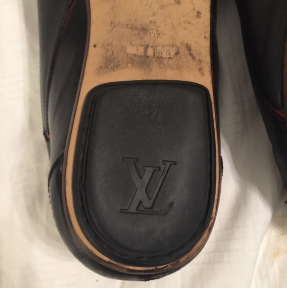 Louis Vuitton Black Leather Men\'s Sneakers UK 6 US 7 on the chart